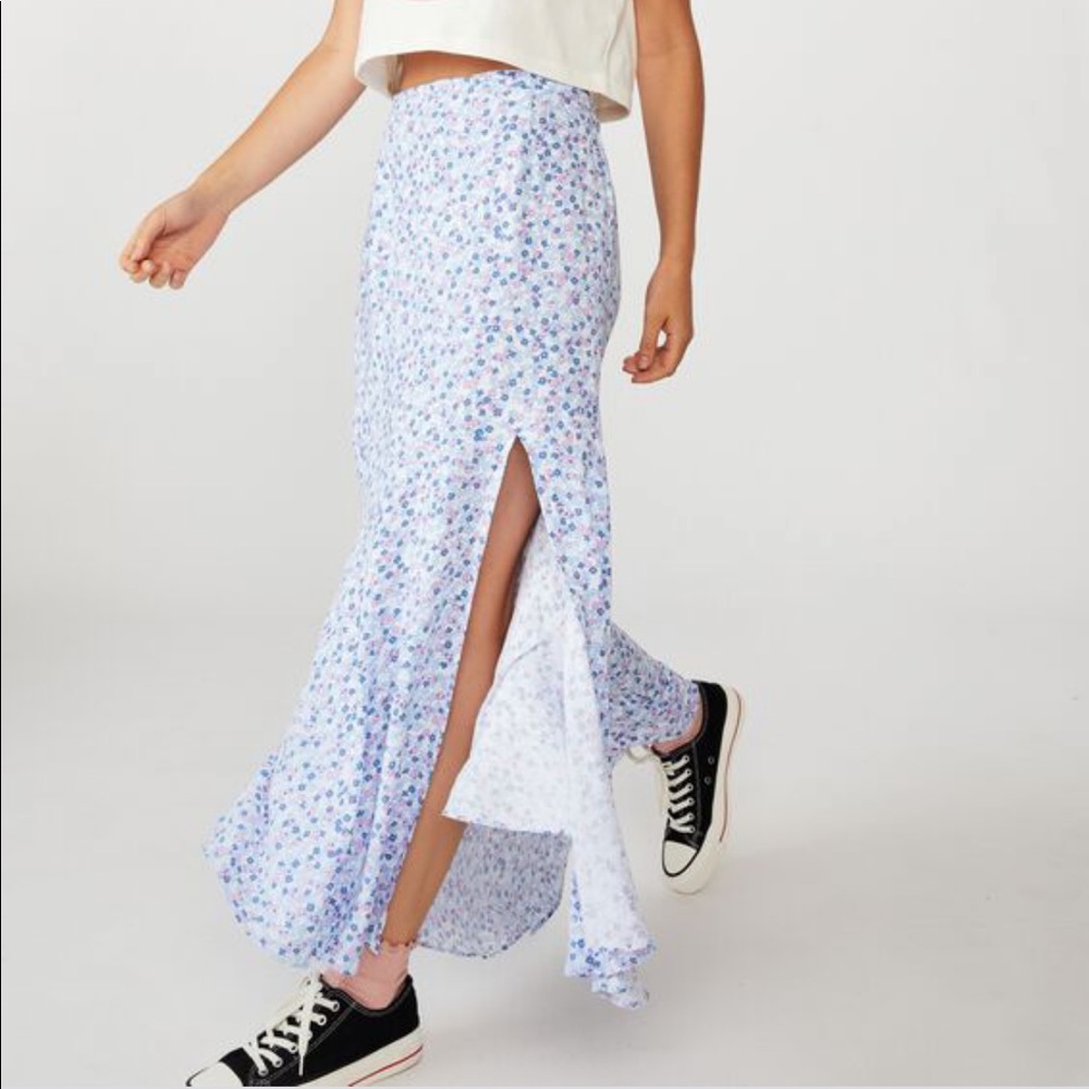 Slit midi skirt